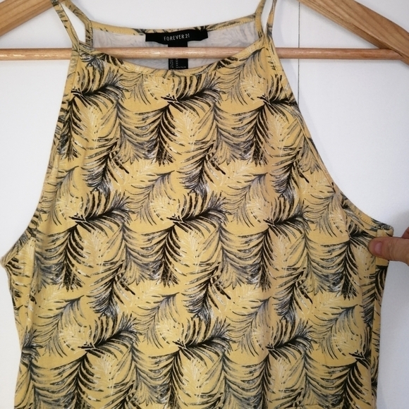 🎈$10 add on Forever 21 floral summer dress. Yellow printed - Picture 2 of 3